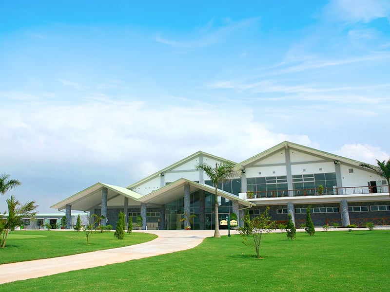 sân golf Minh Trí