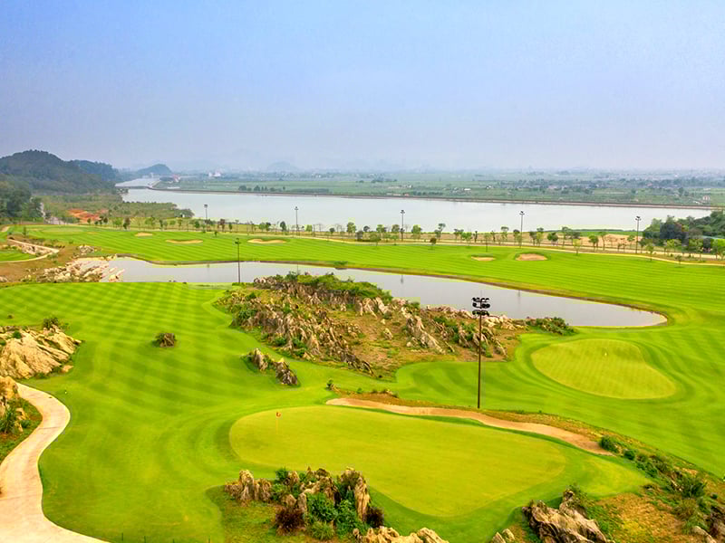Sân Hoàng Gia Ninh Bình