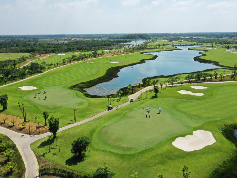 west-lakes-golf-long-an