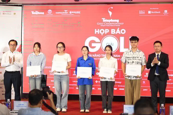 Trao học bổng