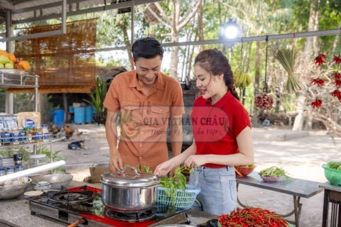 Mâm cơm đầy đủ cho bữa cơm gia đình ấm áp, tròn vị