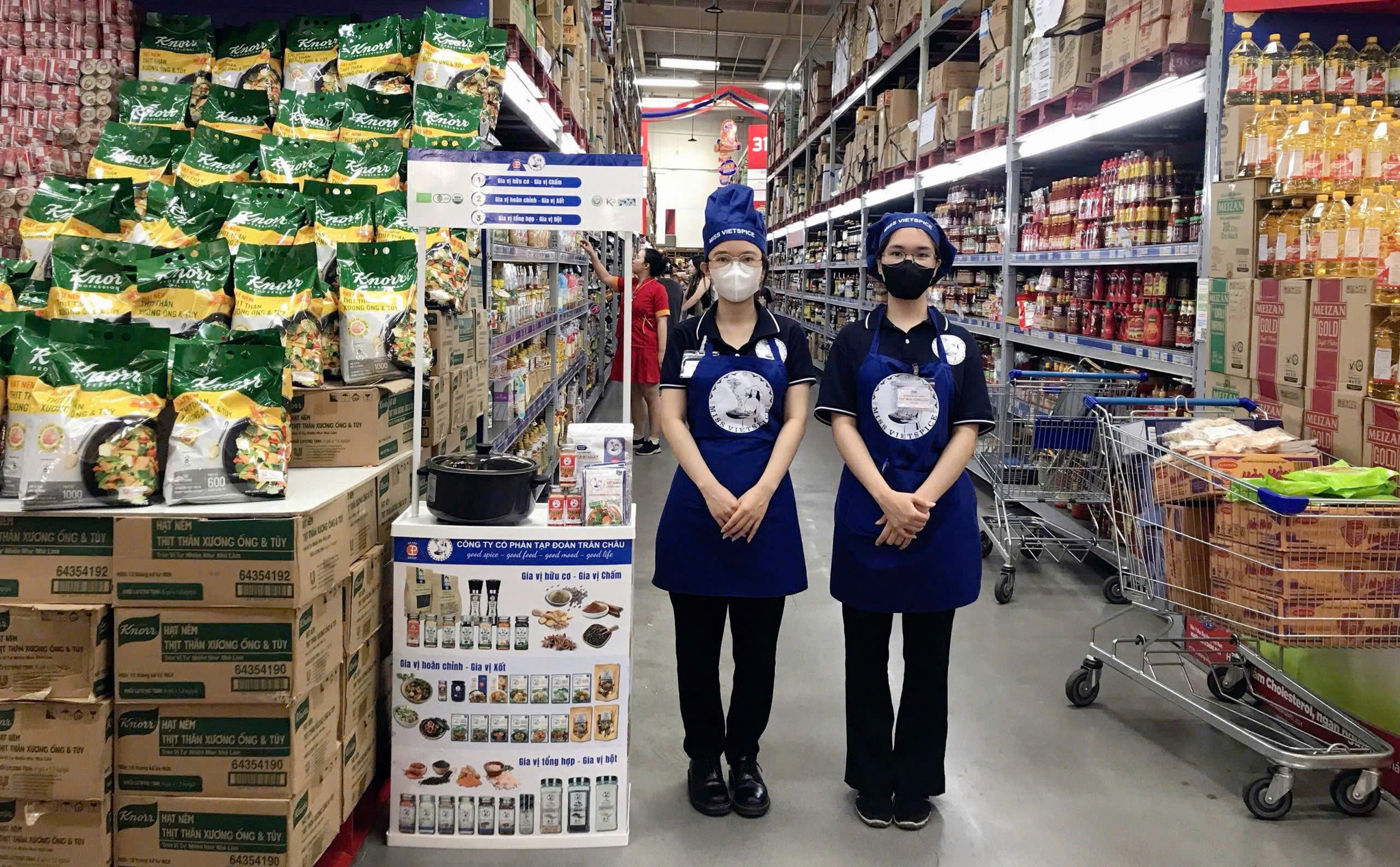 MISS VIETSPICE GÂY ẤN TƯỢNG TẠI SỰ KIỆN DÙNG THỬ GIA VỊ TẠI MM MEGA MARKET