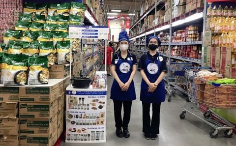 MISS VIETSPICE GÂY ẤN TƯỢNG TẠI SỰ KIỆN DÙNG THỬ GIA VỊ TẠI MM MEGA MARKET