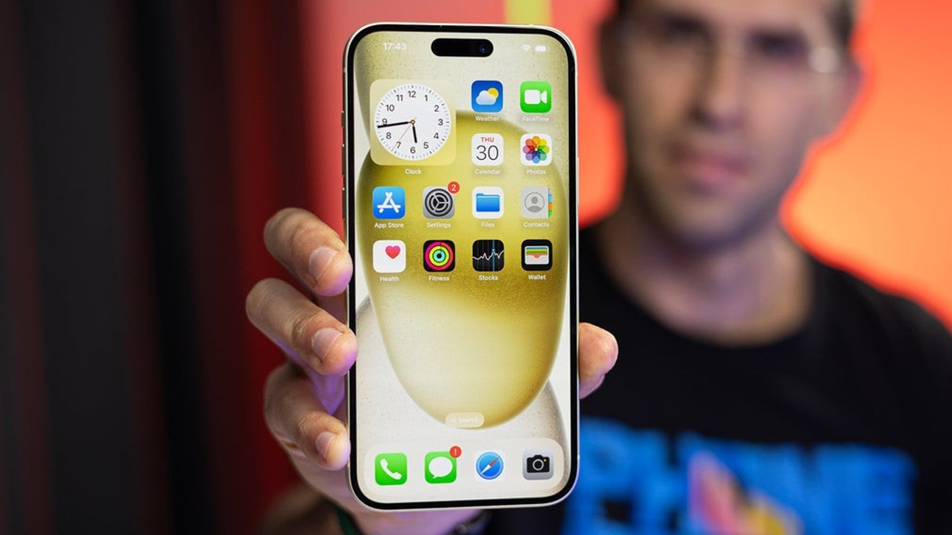 iPhone 16 Plus màn hình