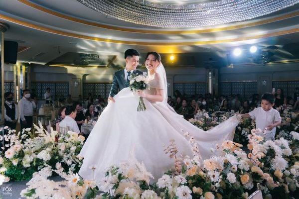 giá trang trí tiệc cưới sang trọng mới nhất