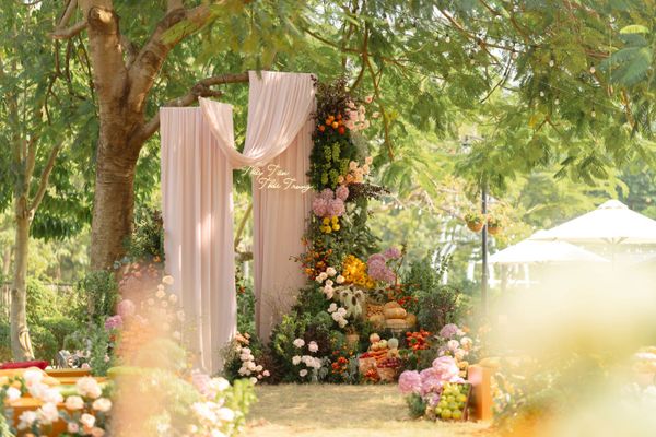 Cổng hoa cưới theo phong cách hoa nông trại