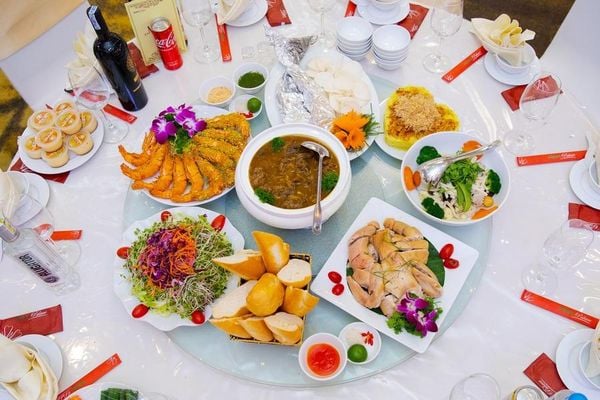 Bí Quyết Chọn Món Ăn Tiệc Cưới Khiến Khách Mời Ấn Tượng