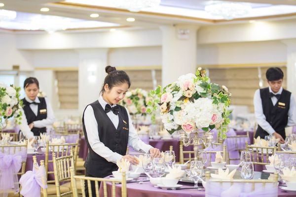 Lưu ý về việc thuê trọn gói dịch vụ của địa điểm tổ chức tiệc cưới
