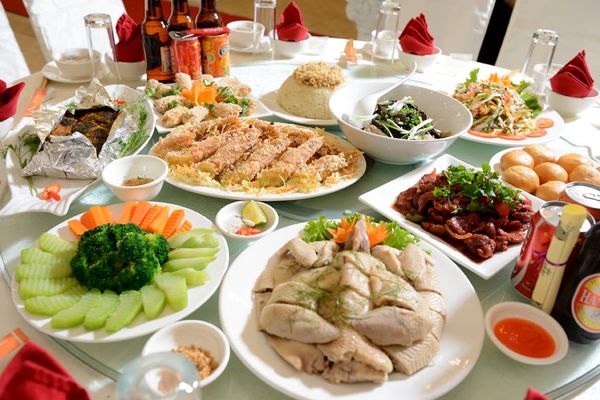 Gợi ý thực đơn tiệc cưới ngon, đa dạng phù hợp ngân sách