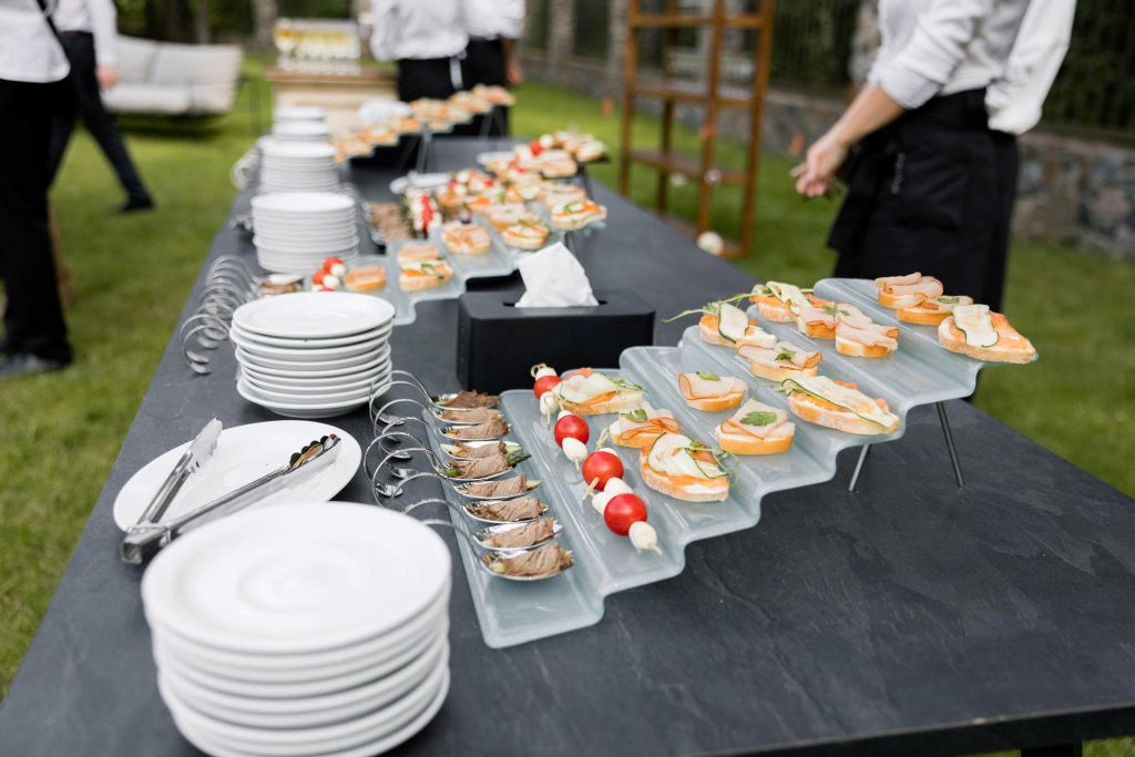 Dịch vụ tiệc tại gia trọn gói chuyên nghiệp từ Star Galaxy