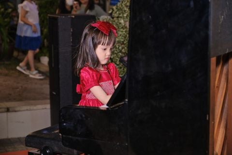 Những lợi ích tốt khi trẻ em được học Piano từ sớm.