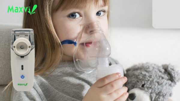 Tự ý dùng máy xông khí dung khi con bị ốm sốt - nên hay không nên?