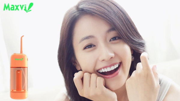 Mua máy tăm nước cầm tay mà không biết cách dùng coi chừng hỏng răng và lợi!