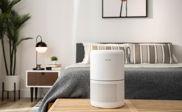 Hướng dẫn vệ sinh máy lọc không khí đơn giản tại nhà 2024