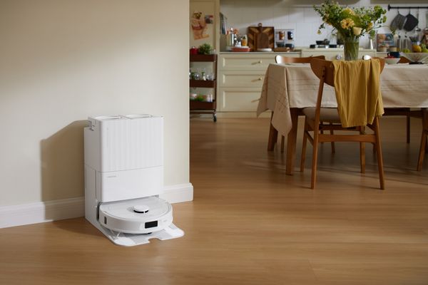 Trải nghiệm nhanh Roborock Qrevo S: Giá 15 triệu, lau hút, tự giặt sấy và dọn rác siêu sạch sẽ
