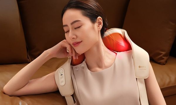 Liệu pháp bấm huyệt hiệu quả: Sử dụng máy massage cổ vai gáy