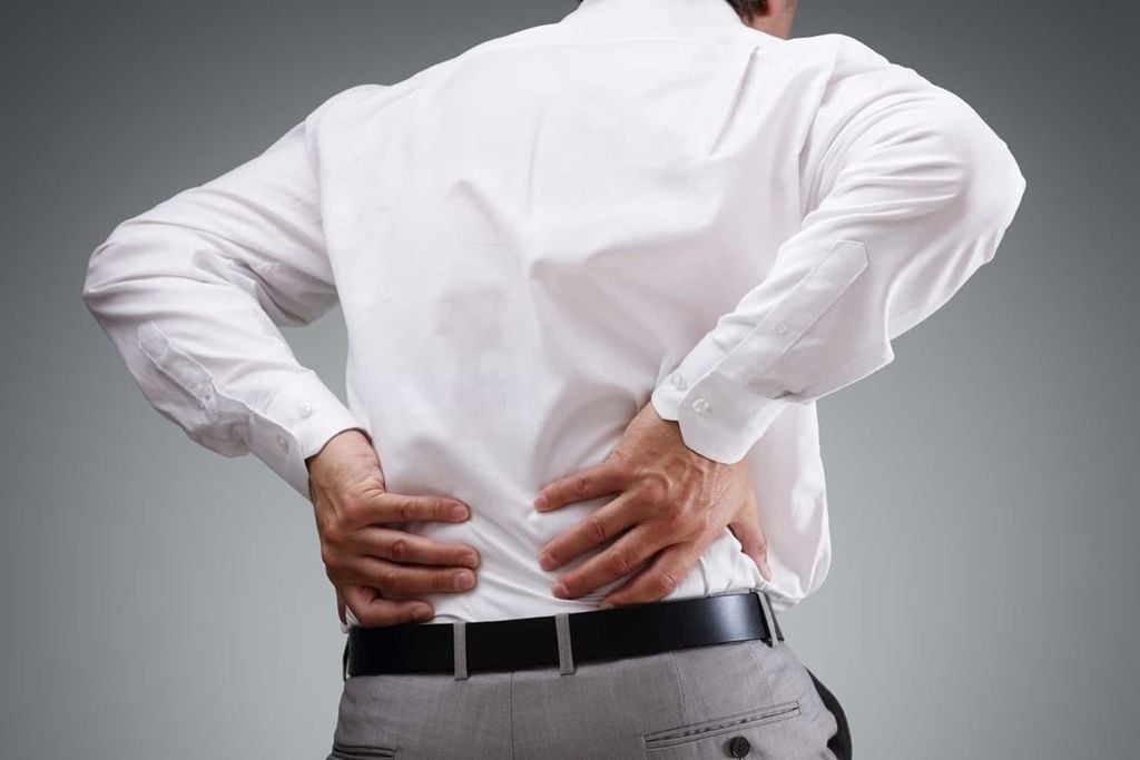 Nhiều người đang bị đau lưng, thoái hóa cột sống