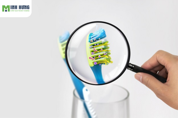 ban-chai-danh-rang-dung-bao-lau-nen-thay