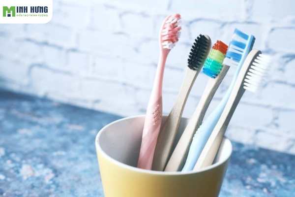 bo-tui-ngay-top4-tieu-chi-chon-ban-chai-danh-rang-phu-hop-chat-luong