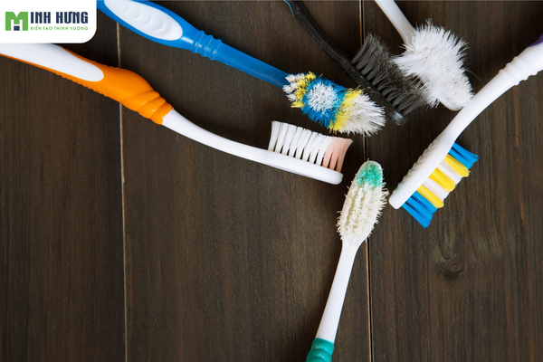 bo-tui-ngay-top4-tieu-chi-chon-ban-chai-danh-rang-phu-hop-chat-luong