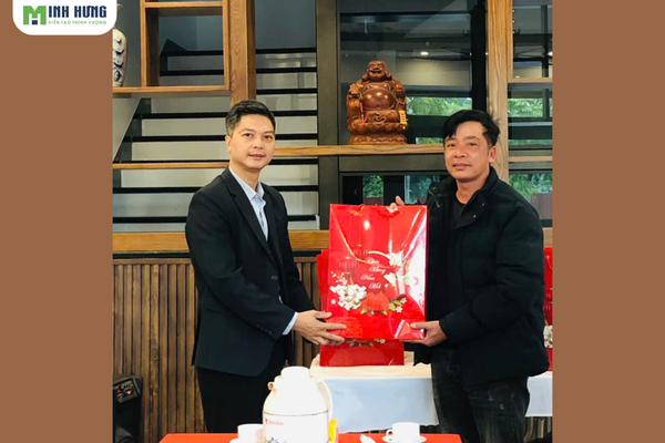 tat-nien-ron-rang-han-hoan-don-tet-cung-cong-ty-tnhh-tm-dv-minh-hung