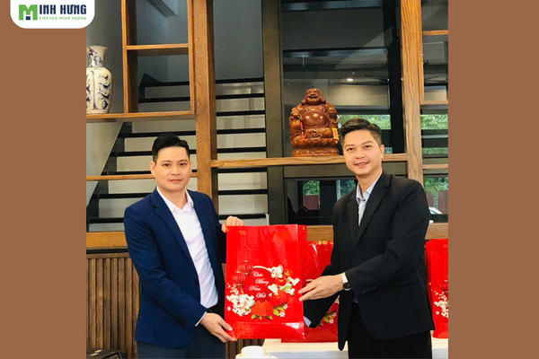 tat-nien-ron-rang-han-hoan-don-tet-cung-cong-ty-tnhh-tm-dv-minh-hung