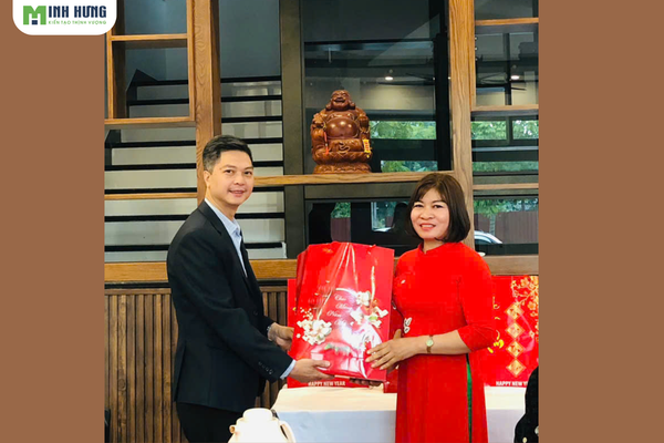 tat-nien-ron-rang-han-hoan-don-tet-cung-cong-ty-tnhh-tm-dv-minh-hung