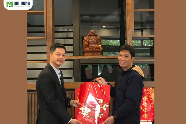 tat-nien-ron-rang-han-hoan-don-tet-cung-cong-ty-tnhh-tm-dv-minh-hung