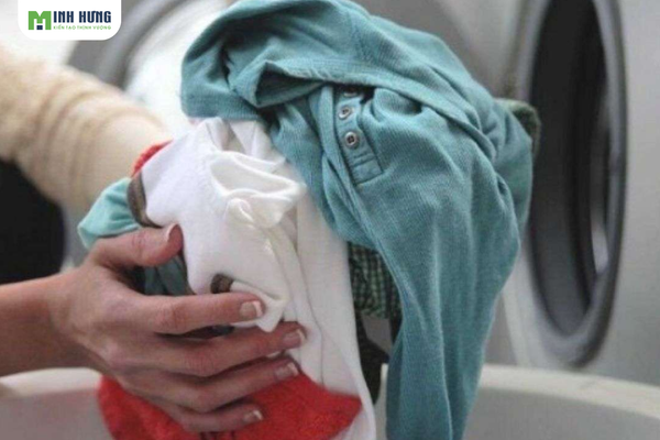 top5-meo-giu-mau-giu-phom-ao-polo-ben-dep