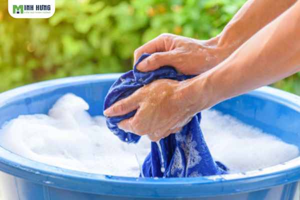 top5-meo-giu-mau-giu-phom-ao-polo-ben-dep