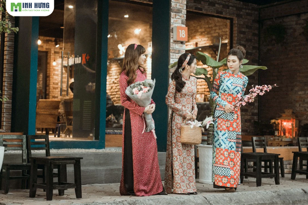 luu-ngay-top-8-cach-tao-dang-chup-anh-ao-dai-tet-2025-cuc-dep