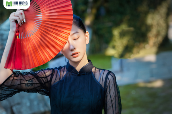 luu-ngay-top-8-cach-tao-dang-chup-anh-ao-dai-tet-2025-cuc-dep