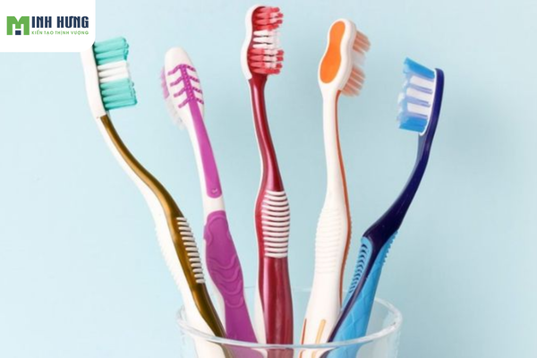 ban-chai-danh-rang-dung-bao-lau-nen-thay