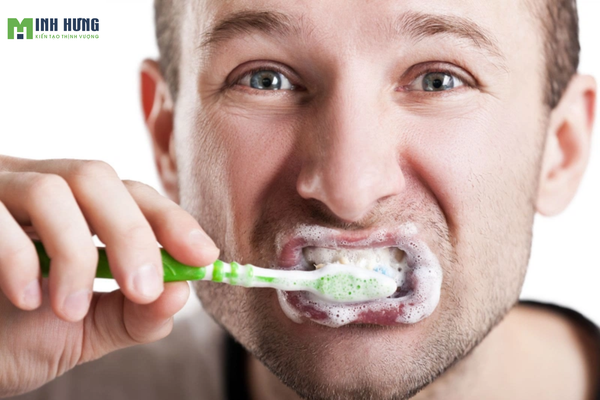 ban-chai-danh-rang-dung-bao-lau-nen-thay