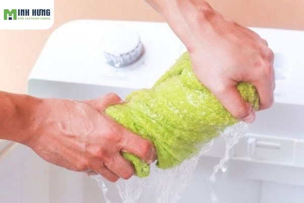 ap-dung-nhung-meo-nay-khan-mat-co-mui-hoi-va-nhon-nhot-sach-ngay-tuc-khac