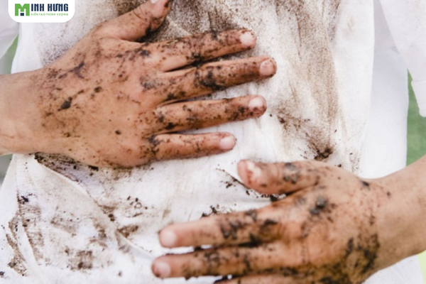 mua-mua-phun-mien-bac-giat-quan-ao-the-nao-de-nhanh-kho-nhat