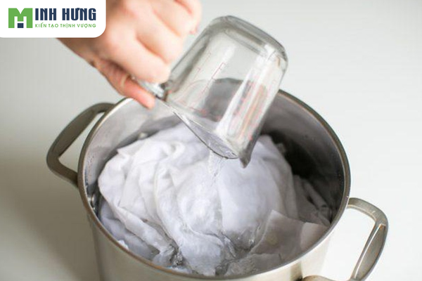 Khac-phuc-ao-thun-bi-gian-sieu-don-gian-tai-nha