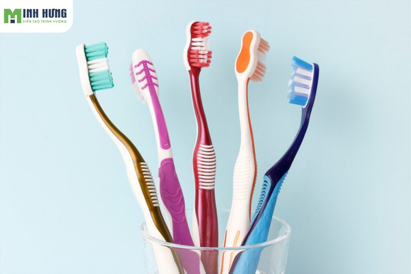 bo-tui-ngay-top4-tieu-chi-chon-ban-chai-danh-rang-phu-hop-chat-luong