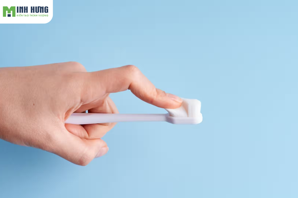 bo-tui-ngay-top4-tieu-chi-chon-ban-chai-danh-rang-phu-hop-chat-luong