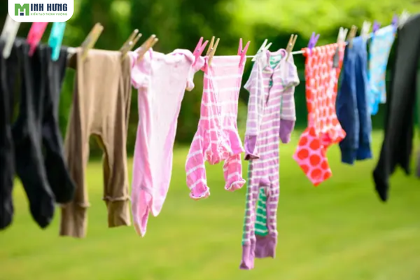 bo-tui-ngay-meo-giat-va-phoi-quan-ao-nhanh-kho-trong-ngay-nom-am