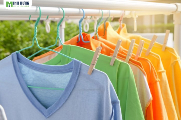 bo-tui-ngay-meo-giat-va-phoi-quan-ao-nhanh-kho-trong-ngay-nom-am