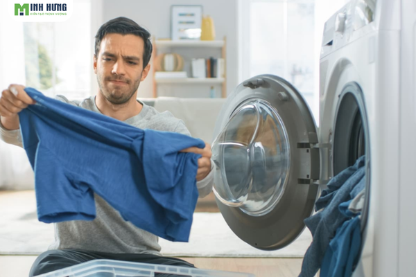 bat-mi-cach-xu-ly-quan-short-bi-am-mui-cuc-don-gian-hieu-qua