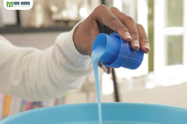 bat-mi-cach-xu-ly-quan-short-bi-am-mui-cuc-don-gian-hieu-qua