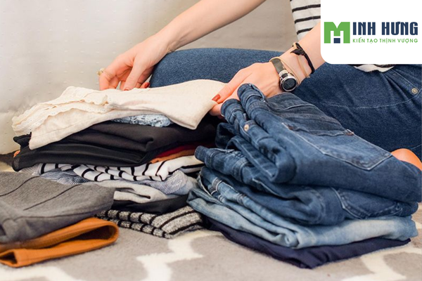 tuyet-chieu-xep-quan-ao-khi-di-du-lich-cuc-gon-nhe-don-gian