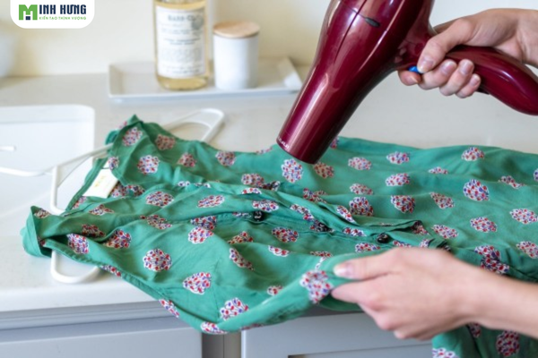 bo-tui-ngay-meo-giat-va-phoi-quan-ao-nhanh-kho-trong-ngay-nom-am