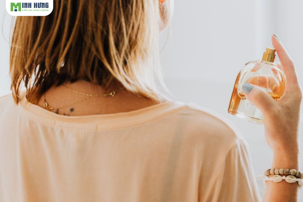 bo-tui-ngay-meo-giat-va-phoi-quan-ao-nhanh-kho-trong-ngay-nom-am