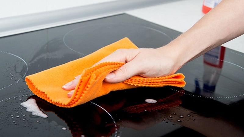 Bí kíp vệ sinh bếp từ âm hiệu quả và chi tiết nhất.