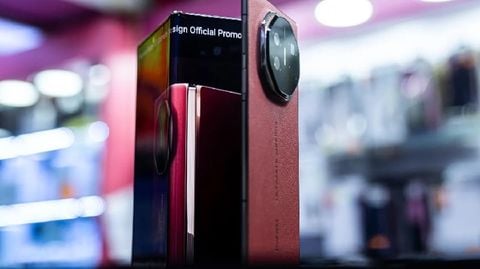 Huawei công bố điện thoại ba gập trị giá 3.660 USD ra ngoài Trung Quốc, đánh dấu bước khởi động lại chiến lược quốc tế