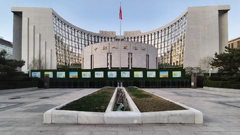 Trung Quốc giữ nguyên lãi suất cho vay chuẩn khi Fed báo hiệu ít cắt giảm hơn trong tương lai