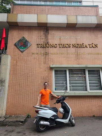 Hôm nay tôi trở về thăm trường cũ